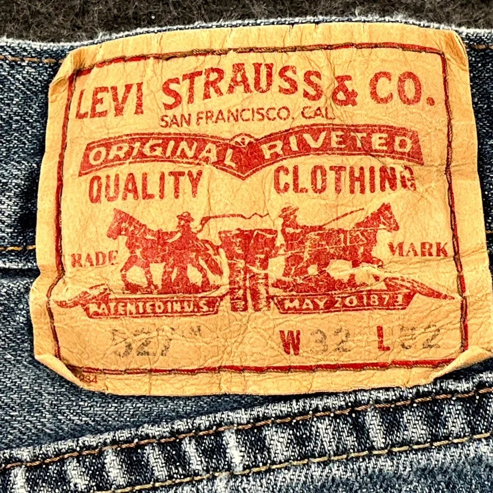 Y2k Levi's 527 Bermuda Shorts Men's 32x32 Blue Denim Whiskered Streetwear